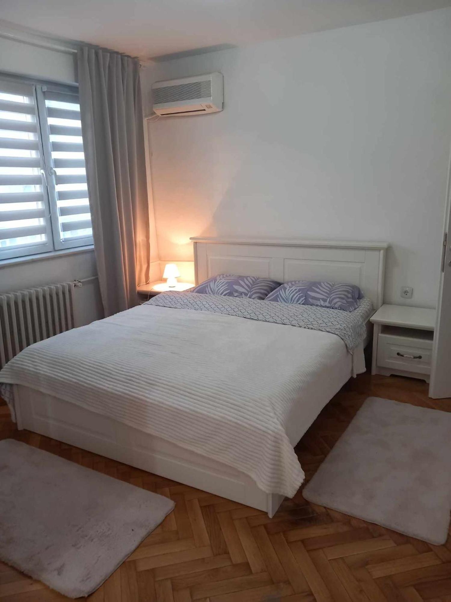 Adriana'S Apartment Skopje Buitenkant foto